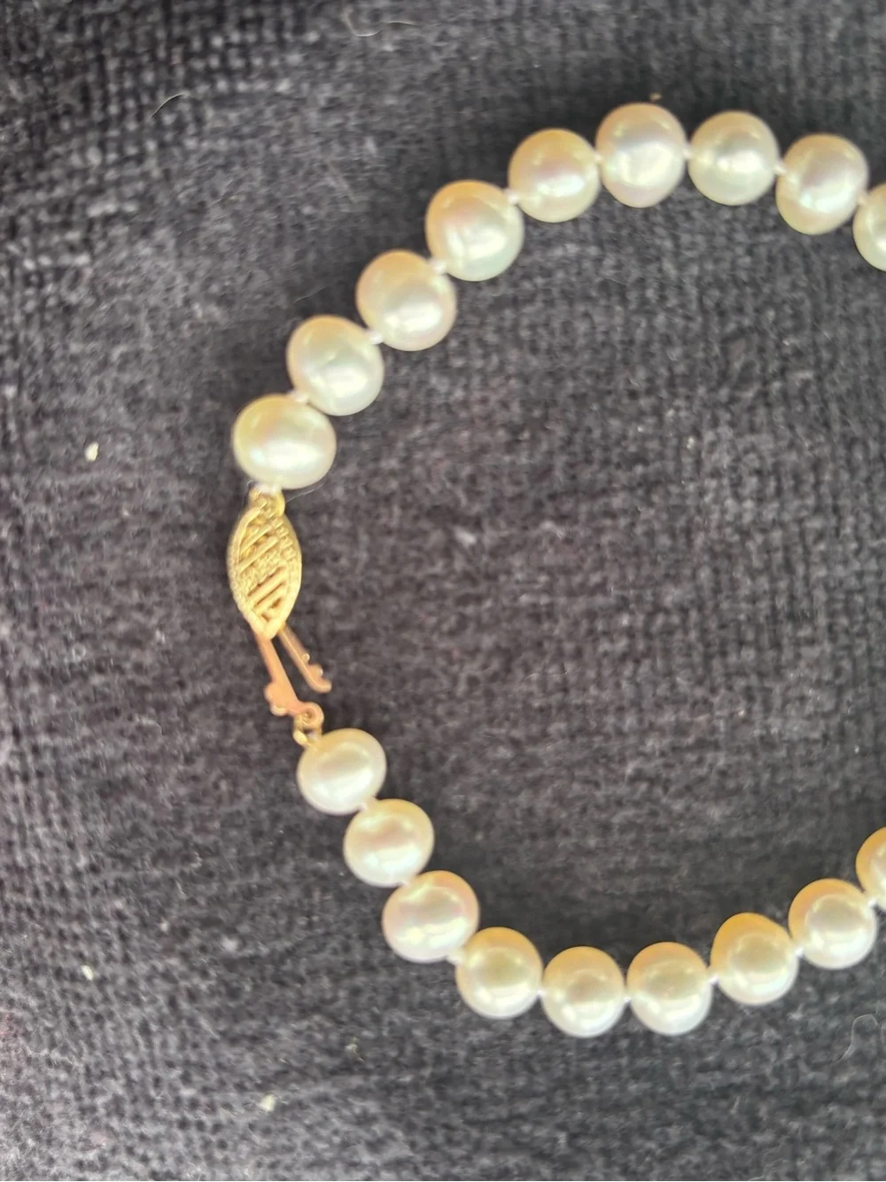 Lustrous Cultured White Pearl Stretch Bracelet for Women